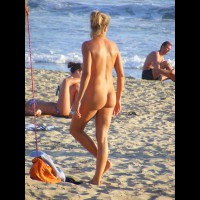 Pic #5 Full Frontal Nude Hottie Plays Beach Volley Ball