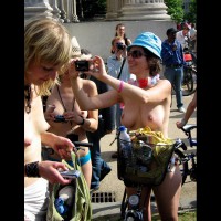 Pic #2 Street Voyeur:&nbsp;Nude Bike Ride