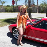 Nude Wife:&nbsp;Ford Gt 40 And Gorgeous Hotie