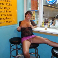 Pic #5 Amateur upskirt:&nbsp;*UM Key West Vacation - Day 2