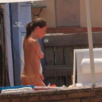 Pic #4 Street Voyeur:&nbsp;Roof Suntanning