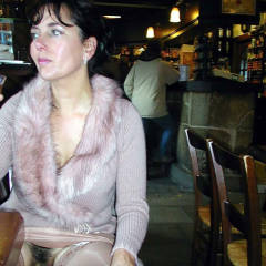 Pic #4 A la Tienne - Flashing, Public Exhibitionist, Public Place, Brunette