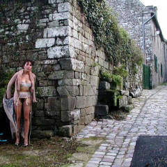 Pic #1 Dans la Rue - Brunette, Flashing, Lingerie, Public Exhibitionist, Public Place, Bush Or Hairy