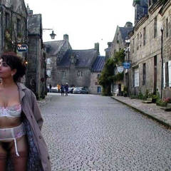 Pic #9 Dans la Rue - Brunette, Flashing, Lingerie, Public Exhibitionist, Public Place, Bush Or Hairy