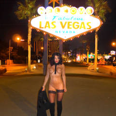 Pic #2 Las Vegas Flashing - Big Tits, Brunette, Flashing, Lingerie, Public Exhibitionist, Public Place