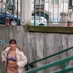 Pic #1 Lucie le Retour - Brunette, Flashing, Public Exhibitionist, Public Place