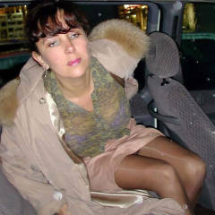 Pic #1 Paris la Nuit - Big Tits, Brunette, Flashing, Lingerie, Public Exhibitionist, Public Place, Bush Or Hairy