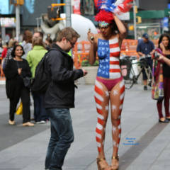 Pic #8 Times Square NYC Girls - Big Tits, Brunette