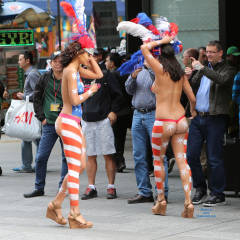 Pic #9 Times Square NYC Girls - Big Tits, Brunette