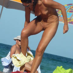 Pic #5 Tall Athletic Girl - Beach, Brunette, Shaved