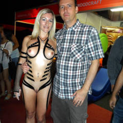 Pic #10 Sexpo - Shaved, Public Place, Blonde, Big Tits, Wife/wives