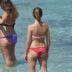 Big And Less Big Bottoms In Southern Italy - Beach Voyeur, Bikini Voyeur