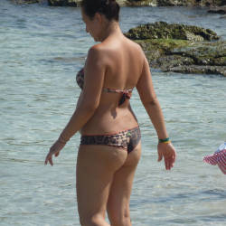 Pic #3 Big And Less Big Bottoms In Southern Italy - Beach Voyeur, Bikini Voyeur