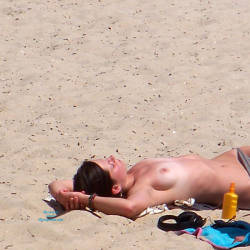 Pic #5 Voyeur Topless Beach 2 - Topless Girls, Brunette, Beach Voyeur