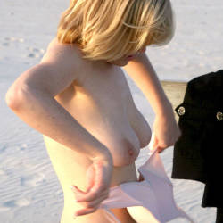 Pic #7 Dressing On The Beach - Nude Girls, Big Tits, Outdoors, Shaved, Beach Voyeur