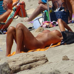 Pic #6 Topless Beach la Commenda Puglia Italy - Topless Girls, Big Tits, Brunette, Outdoors, Tattoos, Beach Voyeur