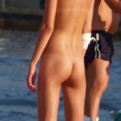 Pic #1 Naked Strangers - Nude Girls, Outdoors, Beach Voyeur