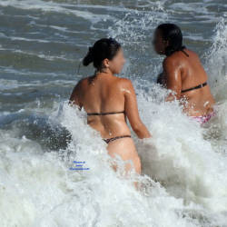 Pic #4 Waves In Boa Viagem Beach - Brunette, Outdoors, Bikini Voyeur