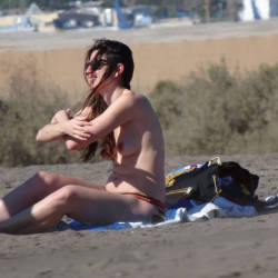 Pic #1 Canaries Beach - Topless Girls, Brunette, Outdoors, Beach Voyeur