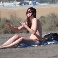 Pic #2 Canaries Beach - Topless Girls, Brunette, Outdoors, Beach Voyeur