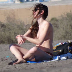 Pic #4 Canaries Beach - Topless Girls, Brunette, Outdoors, Beach Voyeur