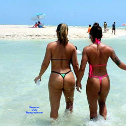 Pic #4 Brasileiras Exibidas Com Seus Bikini - Beach, Brunette, Outdoors, Bikini Voyeur, Firm Ass, Tattoos, Beach Voyeur