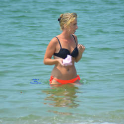 Pic #4 Young Milf On Noirmoutier Island Beach - Beach, Outdoors, Bikini Voyeur, Beach Voyeur