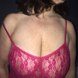 Pic #4 Michelle 34DD - Out On The Town - Nude Girlfriends, Big Tits, Brunette, Shaved, Amateur