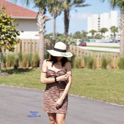 Pic #2 Heading To Nude Beach - Nude Girls, Brunette, Public Exhibitionist, Flashing, Outdoors, Amateur, Girls Stripping