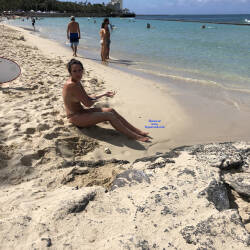 Pic #1 The Only Topless Girl On Waikiki Beach (Day 2) - Topless Girls, Beach, Big Tits, Brunette, Outdoors, Beach Voyeur