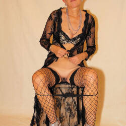 Pic #8 Homeshooting - High Heels Amateurs, Lingerie, Mature, Bush Or Hairy, Stockings Pics