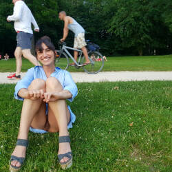 Pic #6 Public Parc In Brussels - Pantieless Girls, Brunette, Public Exhibitionist, Flashing, Outdoors, Bush Or Hairy, Amateur