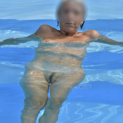 Pic #4 Refreshing Swim At The Pool - Nude Amateurs, Big Tits, Mature, Outdoors, Bush Or Hairy, Amateur