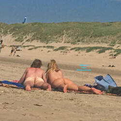 Pic #1 Blond Nudist On A Regular Beach - Nude Girls, Beach, Blonde, Outdoors, Beach Voyeur