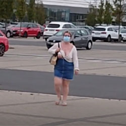 Paking En Sortant De Courses - Big Tits, Public Exhibitionist, Flashing, Outdoors, Amateur