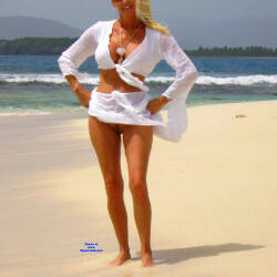 Pic #2 Beach In BVI - Nude Girls, Beach, Big Tits, Blonde, Mature, Outdoors, Amateur