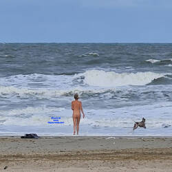 Pic #4 Nacked woman with dog. - Nude Amateurs, Nude Wives, Beach, Blonde, Public Exhibitionist, Outdoors, Voyeur