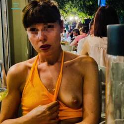 Pic #7 Tette al vento - Amateur, Brunette, Flashing, Flashing Tits, Hard Nipples, Homemade Amateur, Medium Tits, Natural Tits, Outdoors, Perky Boobs, Public Exhibitionist, Public Place, Topless Amateurs, Topless Girls