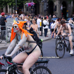 Pic #2 London nude bike