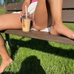 Pic #3 Coffee break in the park - Flashing, Legs Spread Wide Open, Outdoors, Pantieless Girls, Pussy, Shaved