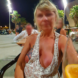 Pic #5 Wenn es warm ist wird jede Kleidung zu viel... - Amateur, Ass, Big Tits, Blonde, Flashing, Flashing Tits, Hanging Tits, Hard Nipples, Legs Spread Wide Open, Mature, Mature Ass, Mature Pussy, Natural Tits, Outdoors, Public Exhibitionist, Public Place, Shaved