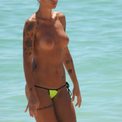 Pic #2 Hot MILF Topless