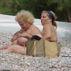 Pic #2 So Huge Tits BBW topless beach candid