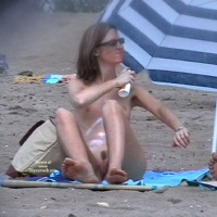 Pic #2 Superzoom Sun-lotion Girl In Agde