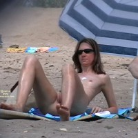 Pic #8 Superzoom Sun-lotion Girl In Agde